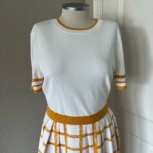 Sweet yellow and white top